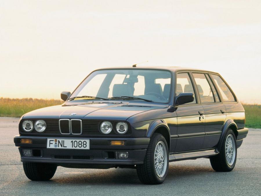  BMW 325iX Touring 1988 года  (фото 1 из 2)